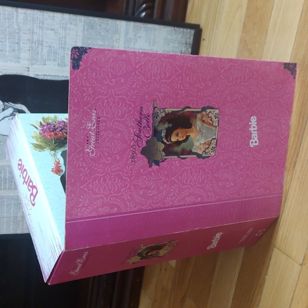 Southern Belle Barbie - Picture 10 of 12